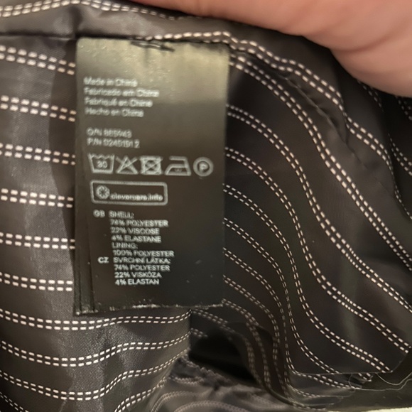H&M Size 2 Fitted Black Blazer - Picture 6 of 9